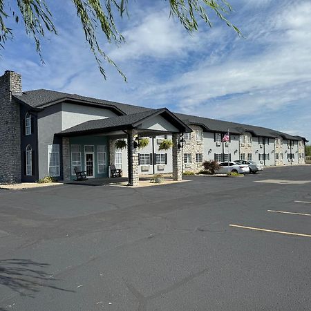 The Woodridge Inn Connersville Eksteriør bilde