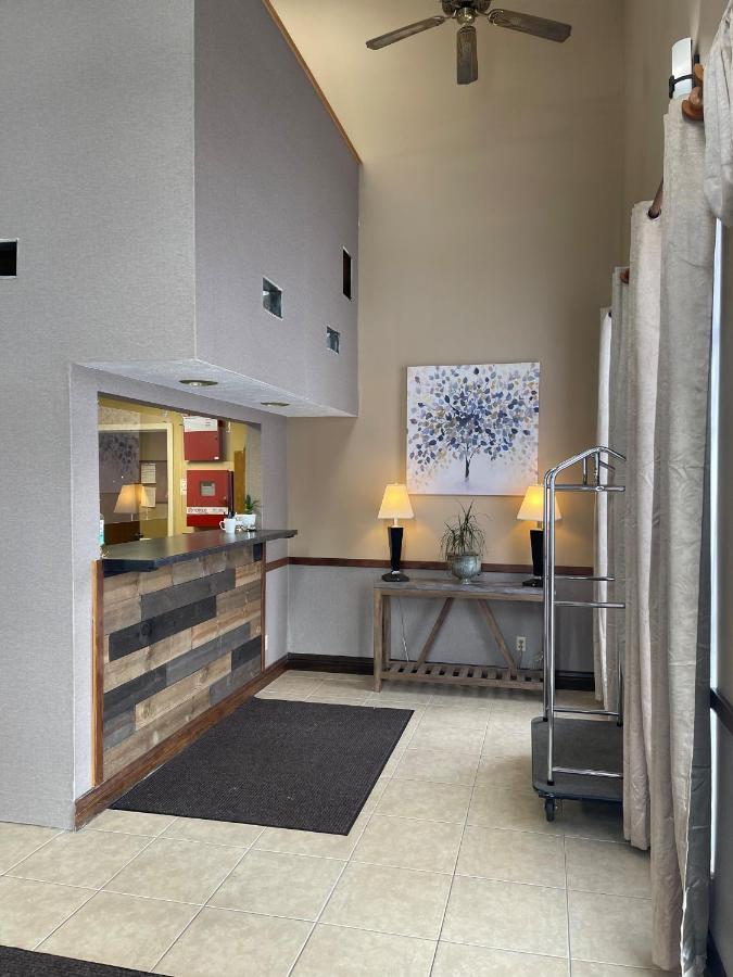 The Woodridge Inn Connersville Eksteriør bilde
