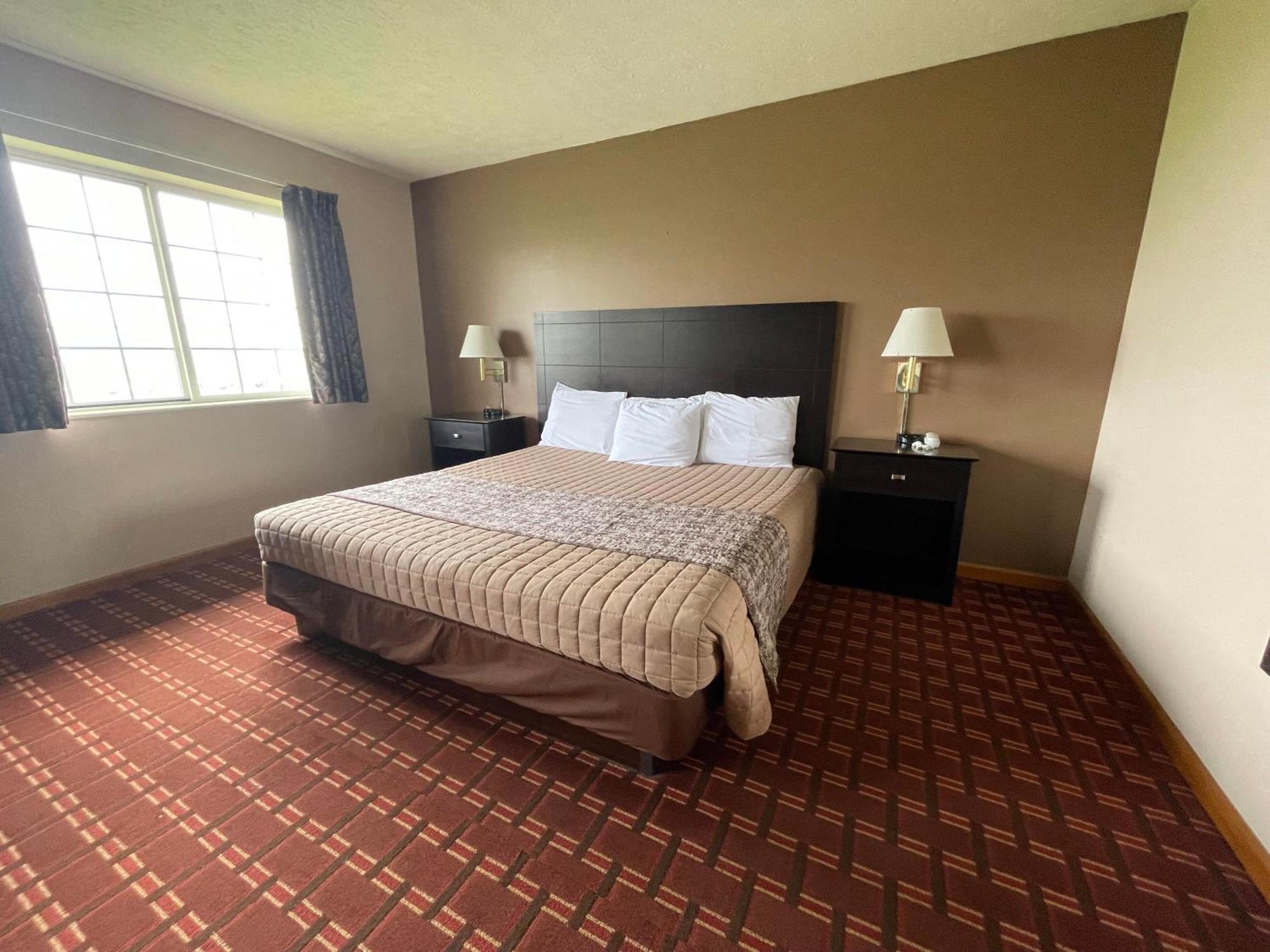The Woodridge Inn Connersville Eksteriør bilde